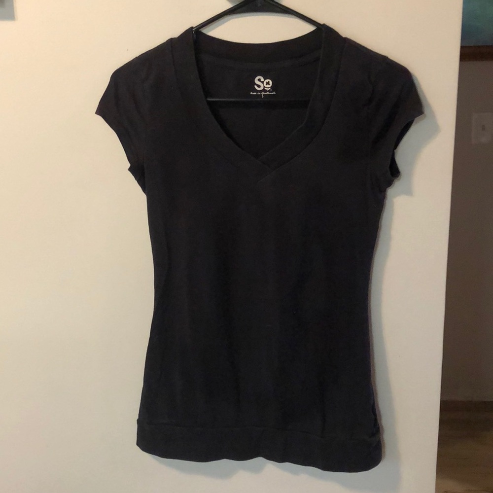 Black fitted top